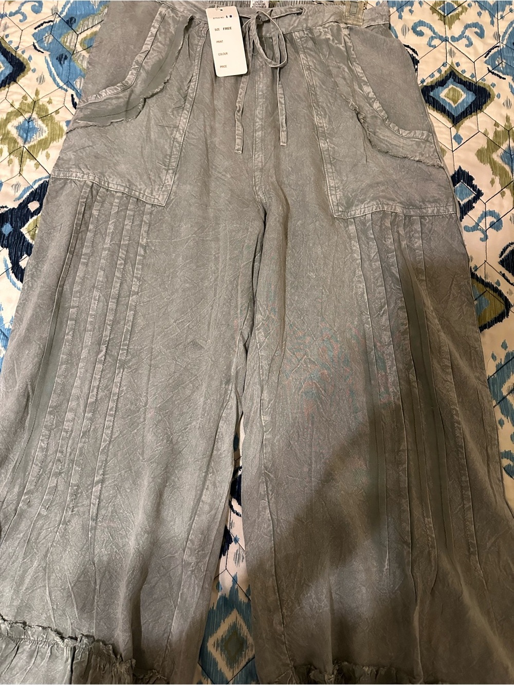 EXPOSED-SEAM FLARE HEM PANTS WITH POCKETS Light Sage Drawstring Wide Leg Sz L